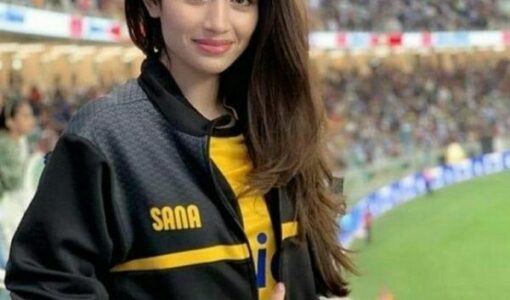 Sana Javed's photo