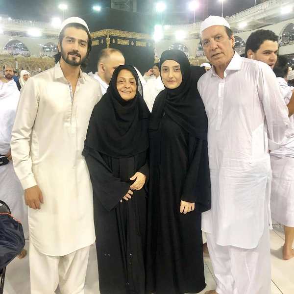 Shahzad Sheikh's picture along with his family at the holy place of Mecca