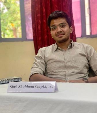 Shubham Gupta (IAS) Age, Girlfriend, Family, Biography & More ...