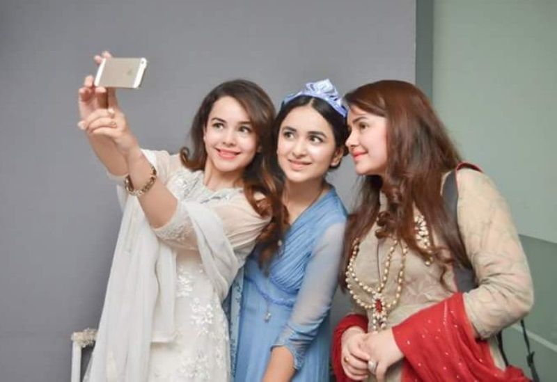 Yumna Zaidi with her sisters