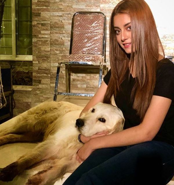 Alizeh Shah with a pet dog 