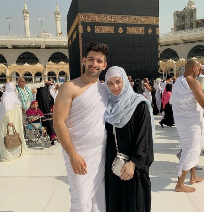 Aiman Khan with her husband at the holy place oh Mecca