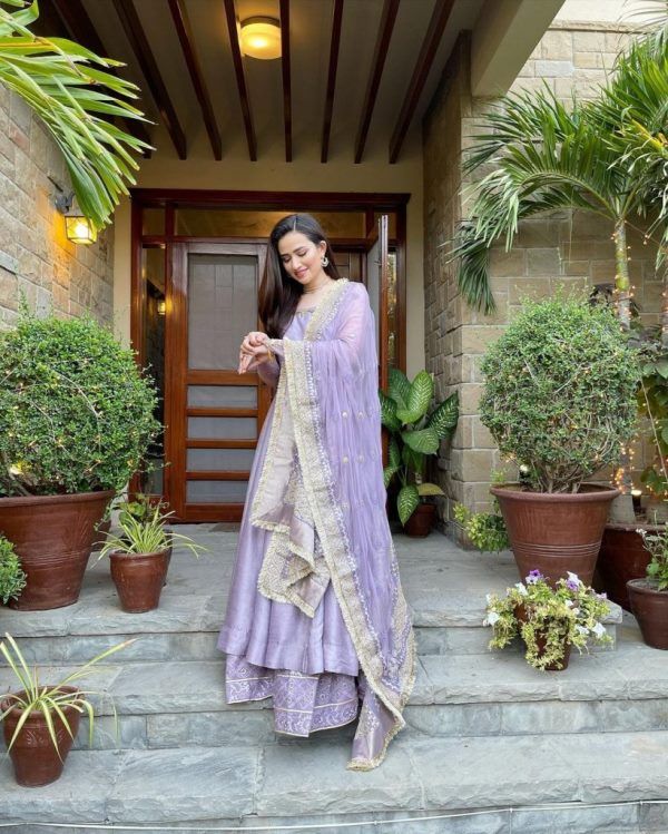 Sana Javed wearing a ethnic dress