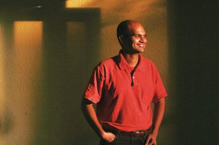 Aravind Adiga Age, Girlfriend, Wife, Children, Family, Biography & More