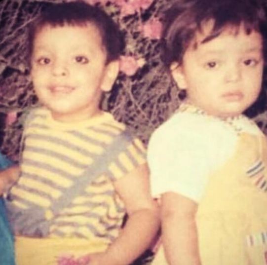 Childhood picture of Deepanshu Singh (left) with his sister