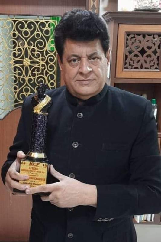 Gajendra Chauhan's Twitter photo in which he claimed that he was awarded Dadasaheb Phalke Award