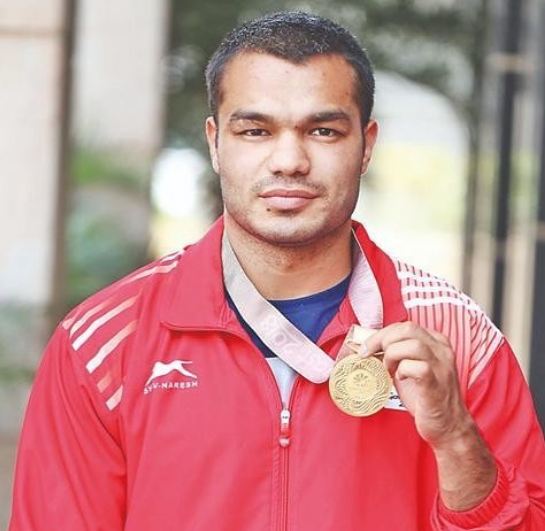 Vikas Krishan Yadav with a medal (CWG 2018)