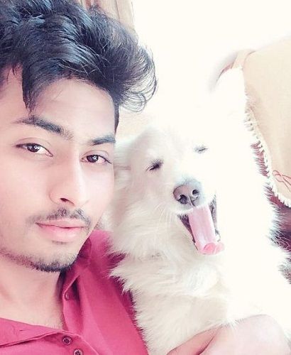 Aaditya Sawant (Dynamo Gaming) with his pet dog