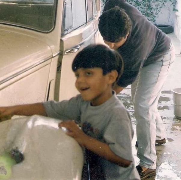 Ahsan Mohsin Ikram's helping his father in cleaning their car