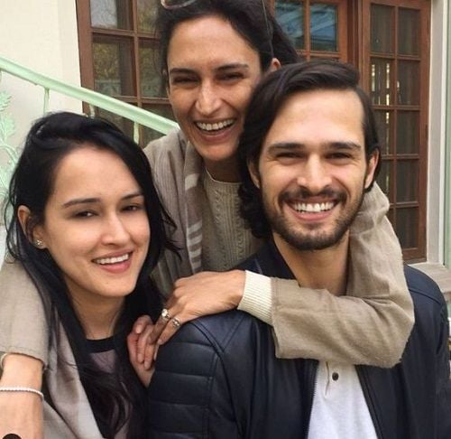 Ajit Sodhi with his sisters
