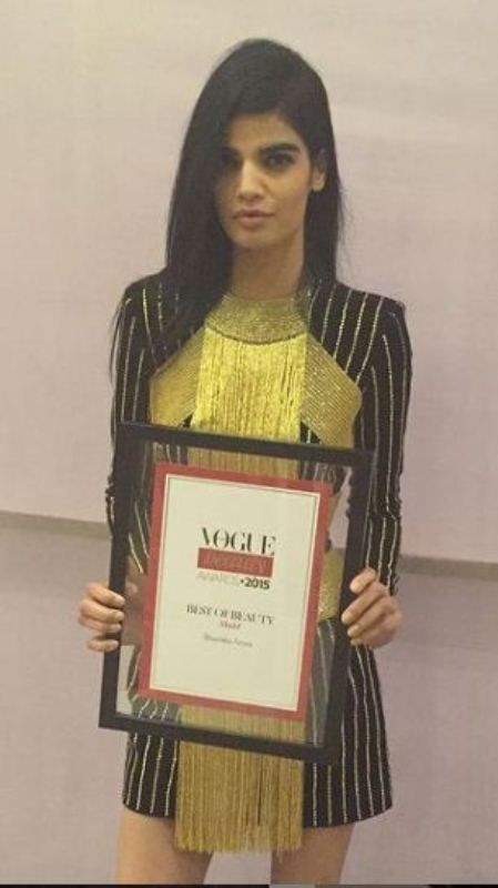Bhumika Arora wins Model of the year 2015