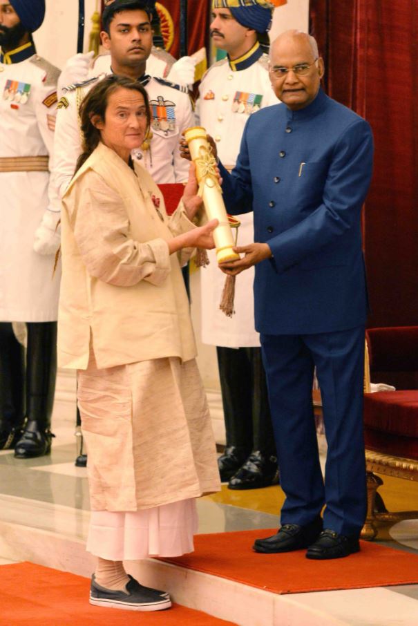 Friederike Irina Bruning while receiving Padma Shri from President Ram Nath Kovind