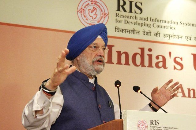 Hardeep Singh Puri during an interactive session organized by the Research and Information System for Developing Countries (RIS)