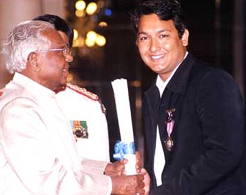 Jaspal Rana receiving Padma Shri award
