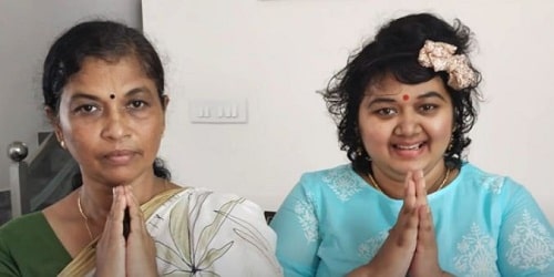 Saranya Sasi and her mother
