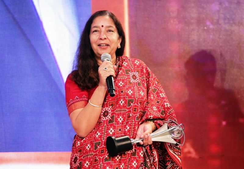 Shikha Sharma accepting her award at FILA in 2014