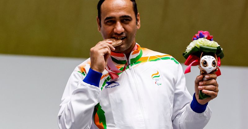 Singhraj Adhana after winning the Bronze at the Tokyo Paralympics 2020