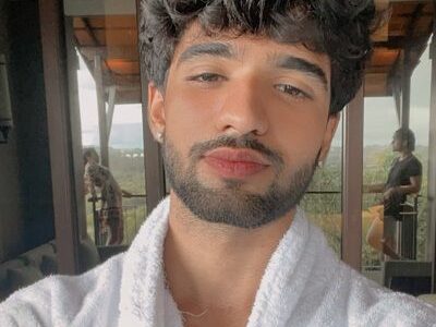 Zeeshan Khan