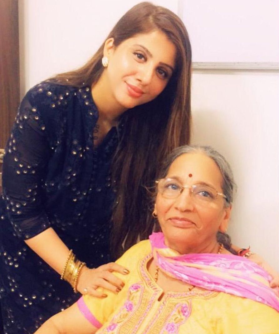 Aarti Sehwag with her mother