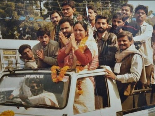 Baby Rani Maurya during a roadshow with her supporters after winning the mayoral elections in Agra