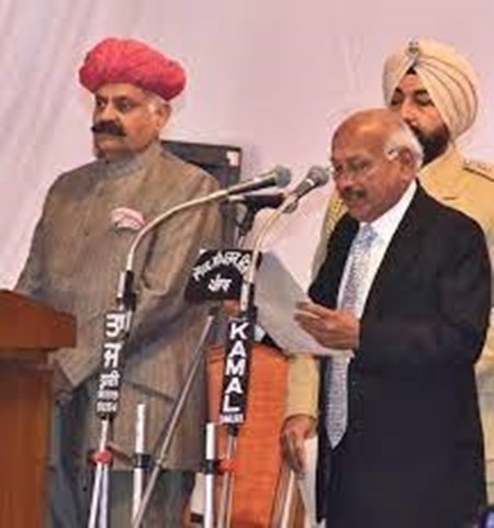 Brahm Mohindra taking oath as the Local Body Minister, Punjab