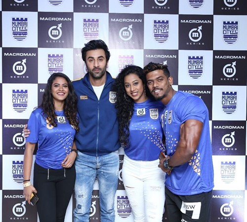 Meenal Shah with Ranbir Kapoor and other contest winners