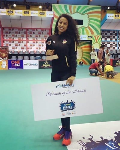Meenal Shah with her 'Woman of the match' trophy at the 2019 MTV Box Cricket League