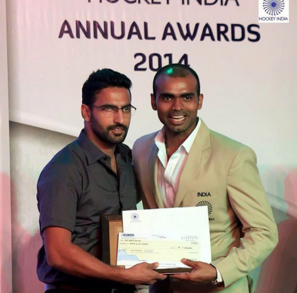 P. R. Sreejesh honoured as the ‘Baljith singh goalkeeper of the year award 2014'