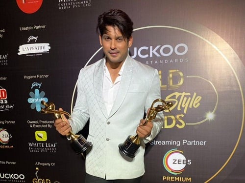 Siddharth Shukla with his Gold Awards 2020