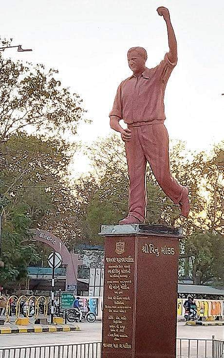 Vinoo Mankad's statue in Jamnagar