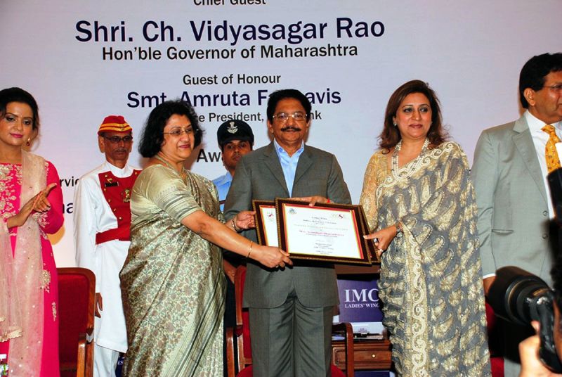 Arundhati Bhattacharya felicitated by the Governor of Maharashtra in 2016