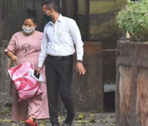 Bharti Singh coming out of the NCB office