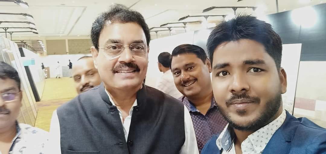Dilip Vengsarkar with his fans in Thailand