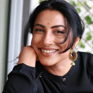 Kranti Redkar Age, Husband, Children, Family, Biography & More ...