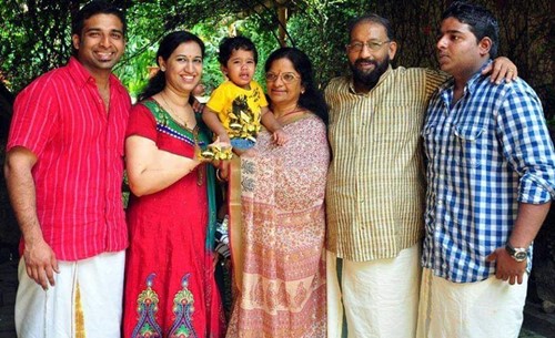 Nedumudi Venu with his family