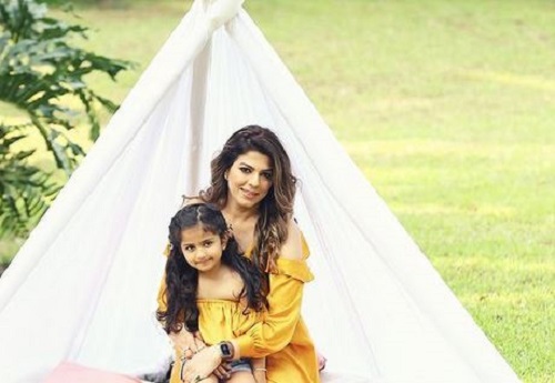 Pooja Dadlani with her daughter