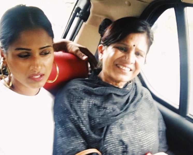 Priya Ragu with her mother