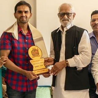 Sameer Wankhede receiving the Jamadar Bapu Lakshman Lamkhade award