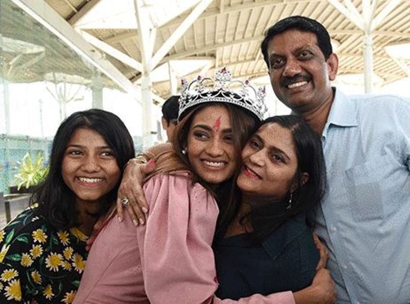 Shreya with her father, mother and sister