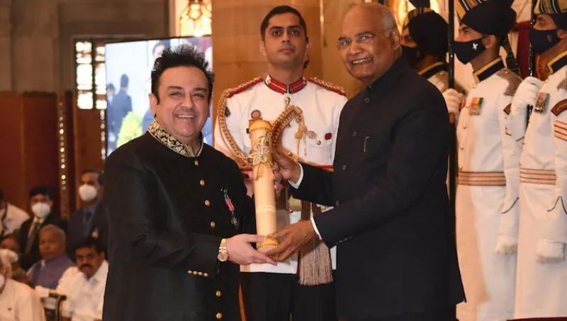 Adnan Sami receiving Padma Shri from President Ram Nath Kovind