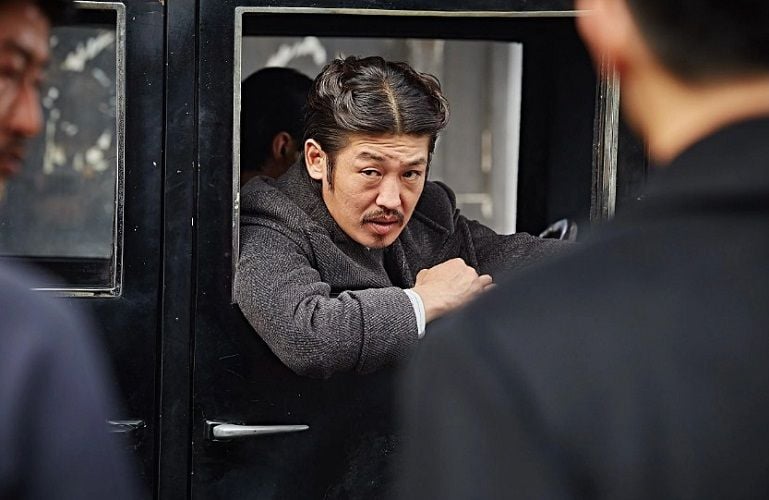 Heo Sung-tae in a scene from Age of Shadows (2016)