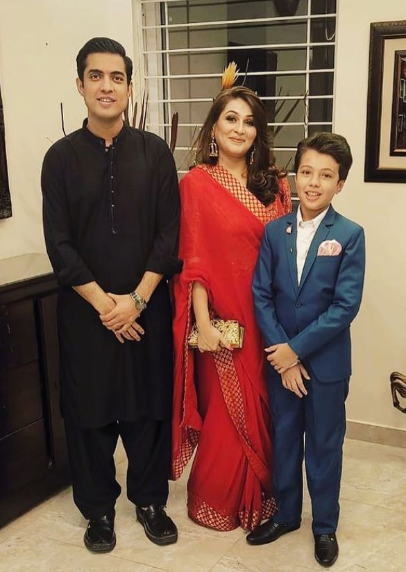Iqrar Ul Hassan with his first wife and son