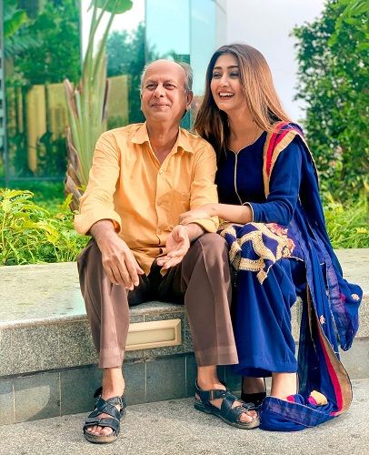 Sana Eslam Khan with her father