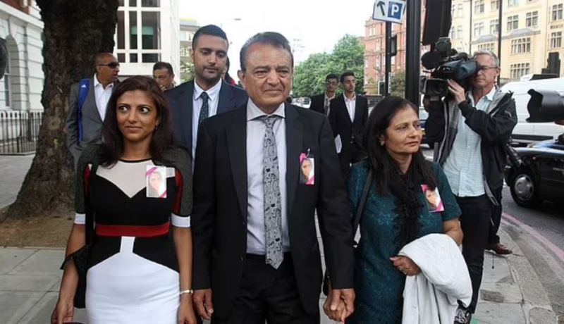Nilam Hindocha (right), her daughter Ami Denborg (left), her son Anish Hindocha (second left at rear), husband Vinod Hindocha (second right)