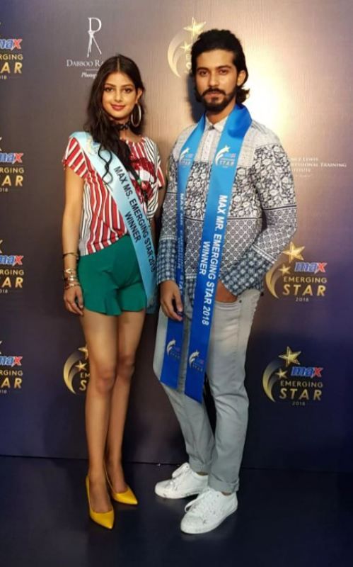 Harnaaz Sandhu with a fellow winner of Max Emerging Star 2018