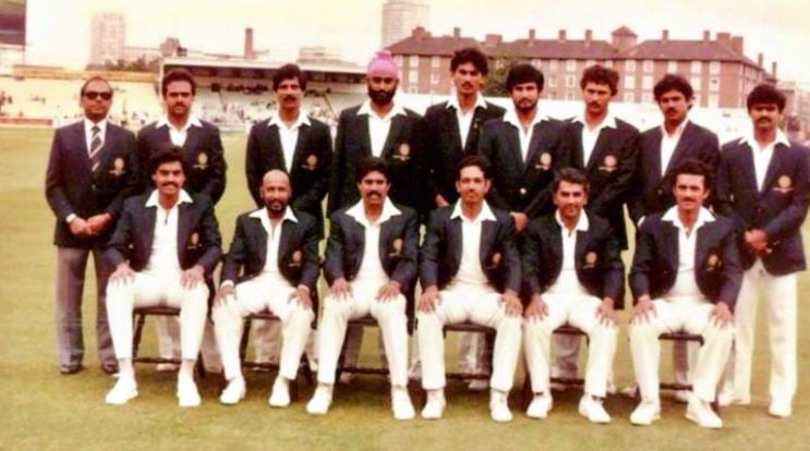 Krishnamachari Srikkanth posing his teammates after winning the 1983 World Cup