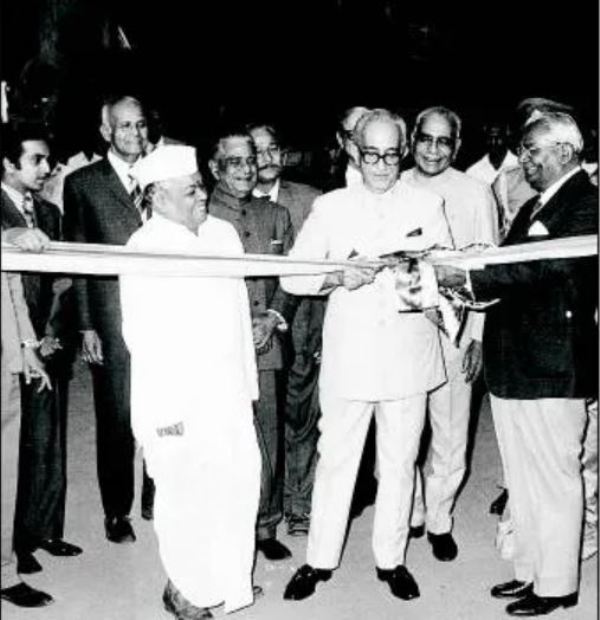 Maharashtra’s former governor Ali Yavar Jung with S K Wankhede (right) inaugurating the stadium