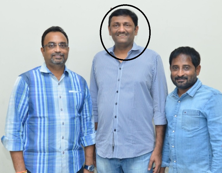 Naveen posing with C.V. Mohan and Y.R. Shankar