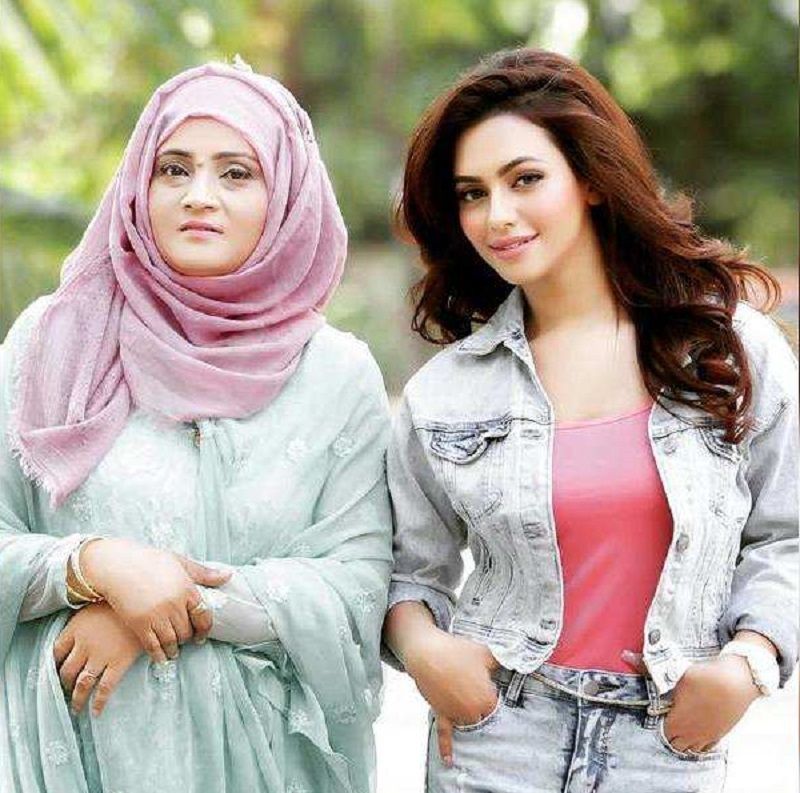 Nusraat Faria with her Mom