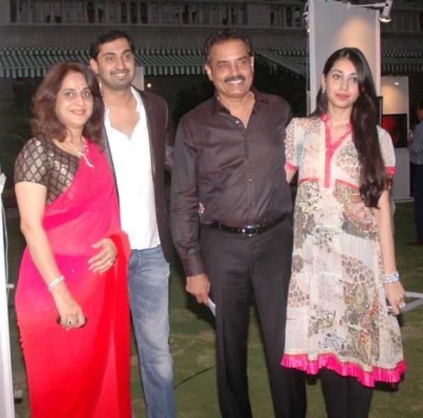 Pallavi Vengsarkar with her parents and brother